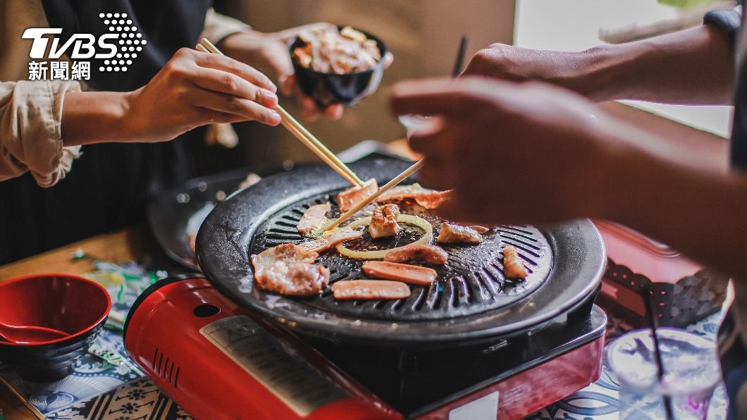 晚餐建議分盤進食，避開混在一起的餐點。（示意圖／shutterstock達志影像）