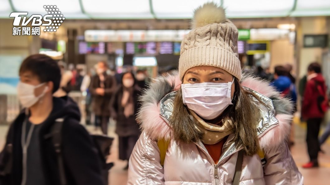 時序進入秋冬,病毒可能又活躍起來。(示意圖/Shutterstock達志影像)