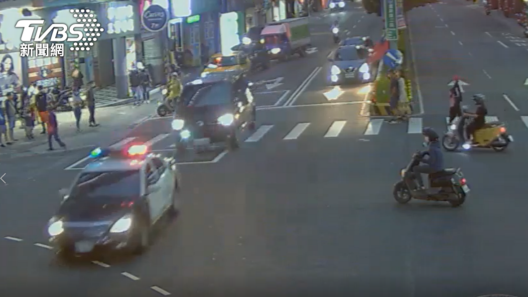 警方協助開道將10分鐘路程縮短為3分鐘。(圖/TVBS)