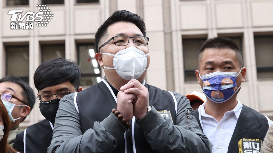 刪Q總部提案領銜人楊文元(中)指控基進黨新聞部副主任陳子瑜抹黑。（圖／中央社資料照）