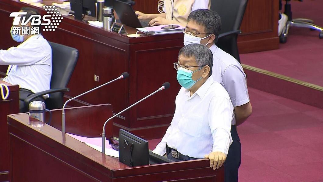 台北市長柯文哲被要求複誦蔡英文「四個堅持」。（圖／TVBS）