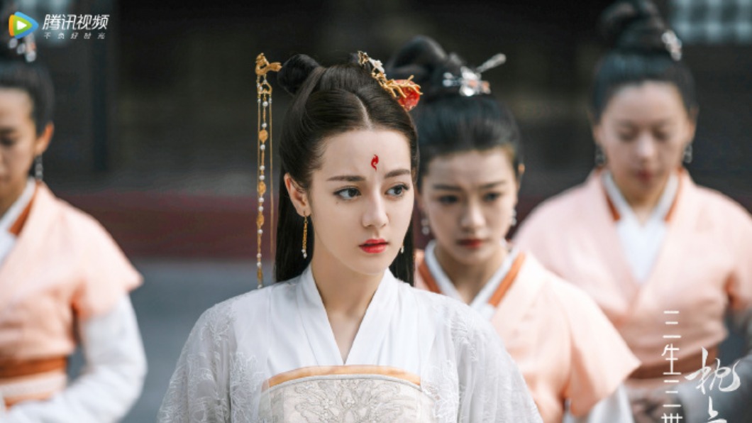 迪麗熱巴曾演出《三生三世枕上書》。（圖／翻攝自電視劇三生三世枕上書微博）