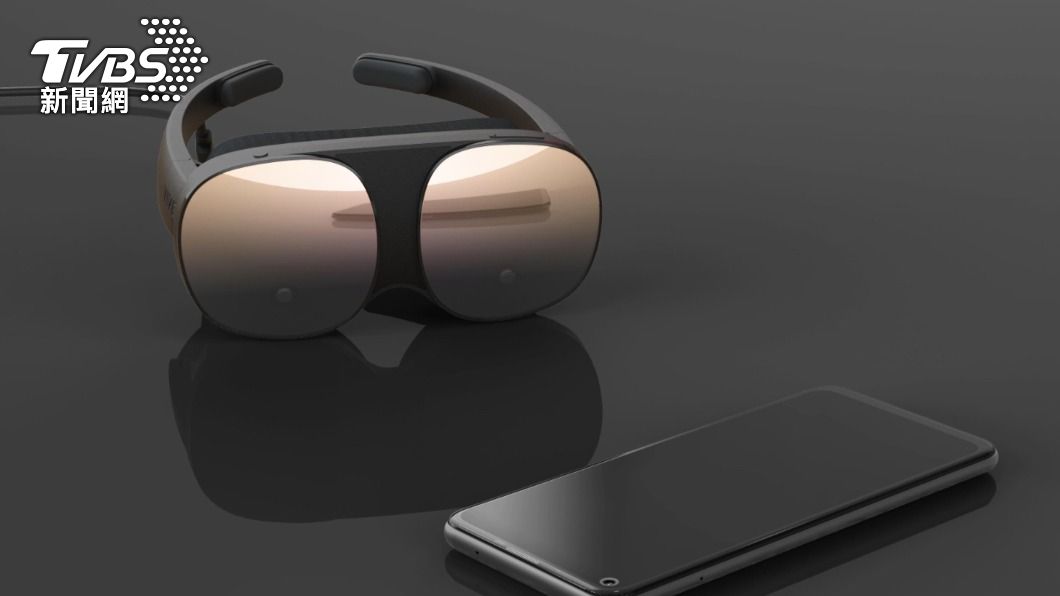 宏達電推VR眼鏡 VIVE Flow,預計11月上市。(圖/中央社)