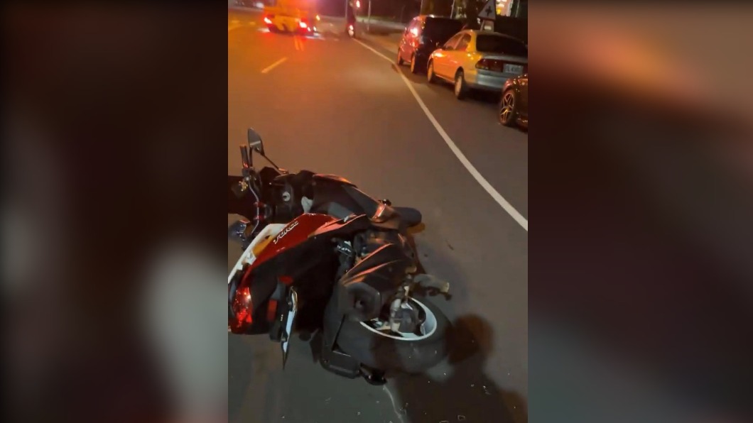 惡劣酒駕男撞車肇逃　熱血騎士上前攔車也遭擊落