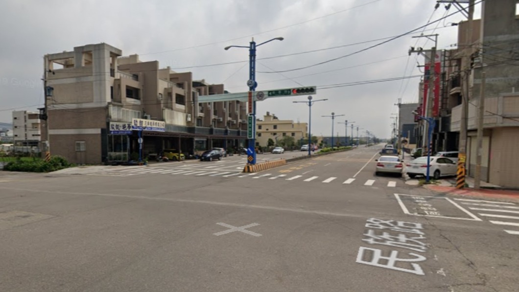 第一個撞擊路口。(圖/翻攝自GOOGLE街景)