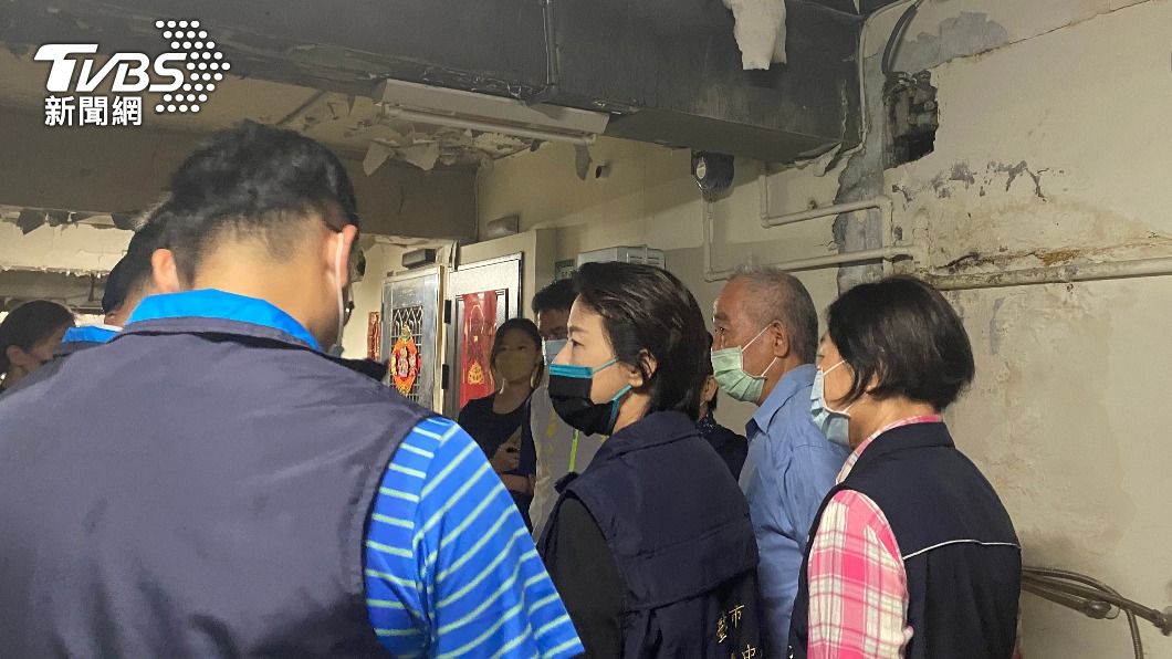 黃珊珊視察信維大樓。（圖／中央社）