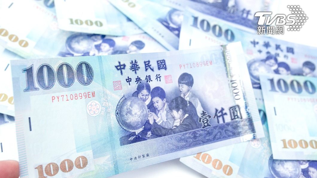 有網友認為原PO可以直接用千元紙鈔付款。(示意圖/shutterstock達志影像)