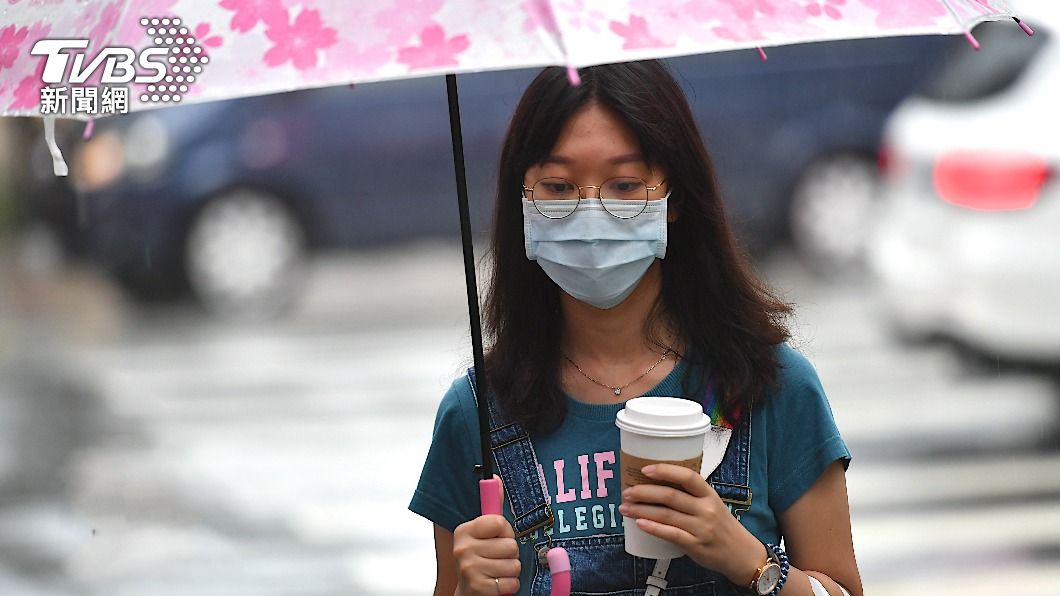 週末只剩17度!雨區範圍更大了 回溫時間曝光
