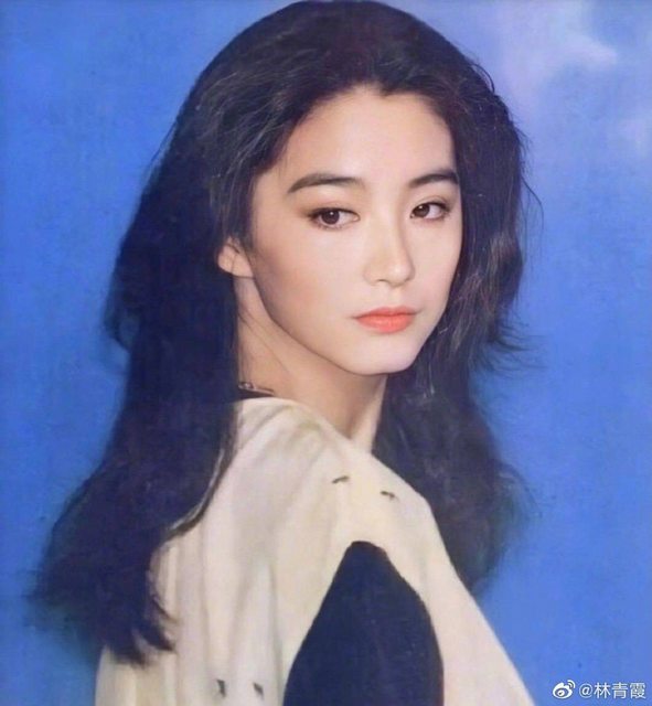 林青霞年輕美照。(圖/翻攝自微博)