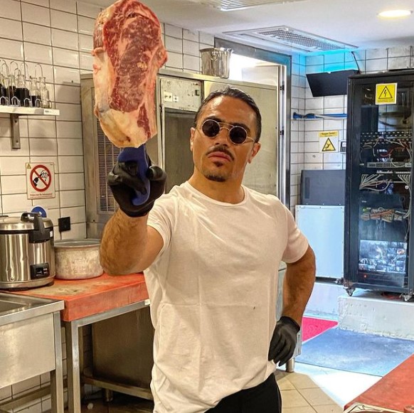 「灑鹽哥」熱愛在IG上分享生活。(圖/翻攝自nusr_et IG)