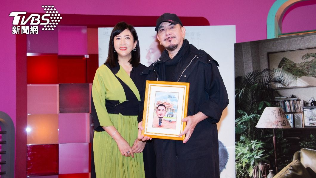 黃秋生錄製TVBS《看版人物》。(圖/TVBS)