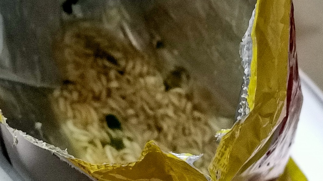 網友分享泡麵吃法受到關注。(圖/翻攝自臉書《泡麵麵俱樂部 泡麵 乾麵 快煮麵 速食麵 即時麵 方便麵 公仔麵 快餐麵 心得分享》)