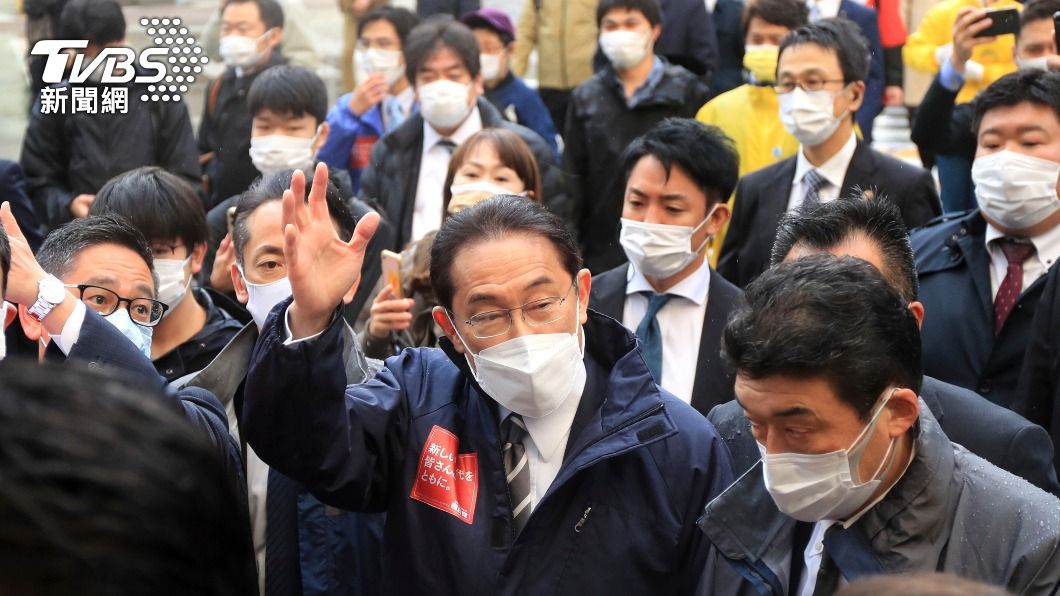 日眾議院選戰激烈 前首相安倍街頭拉票稱:絕對不能輸