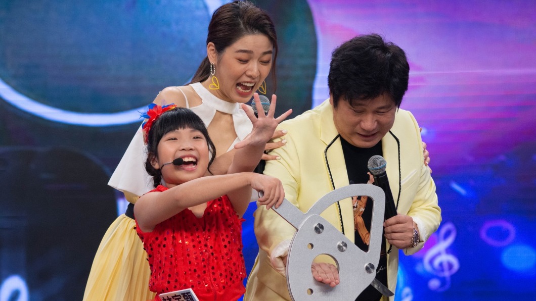8歲娃帶刀切瓜哥手!胡瓜「嚇到發抖」:到底會不會?