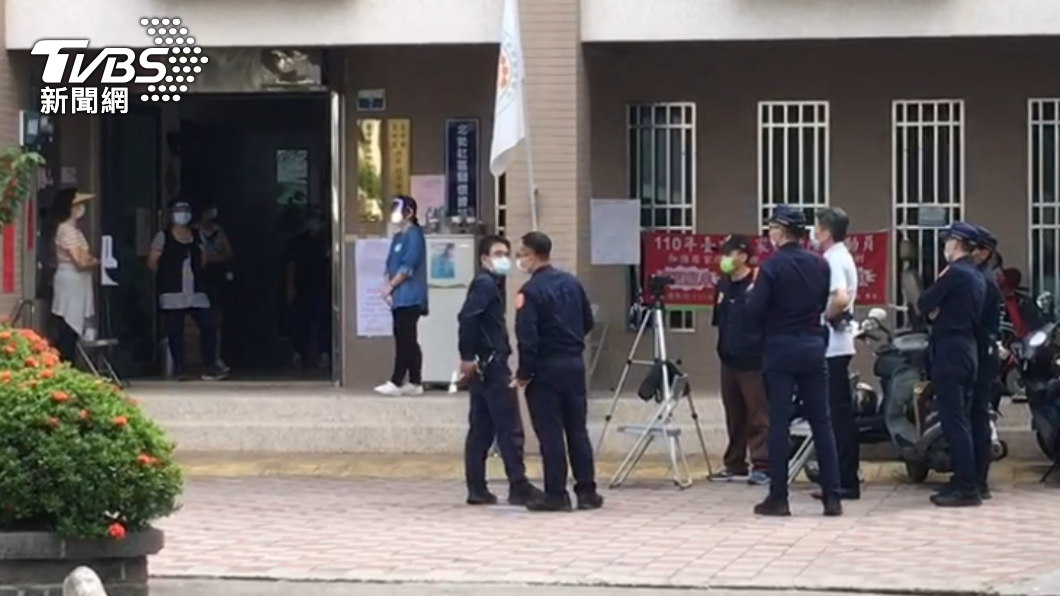 刪Q監票惹議 警依《選罷法》勸離前新聞局長鍾琴
