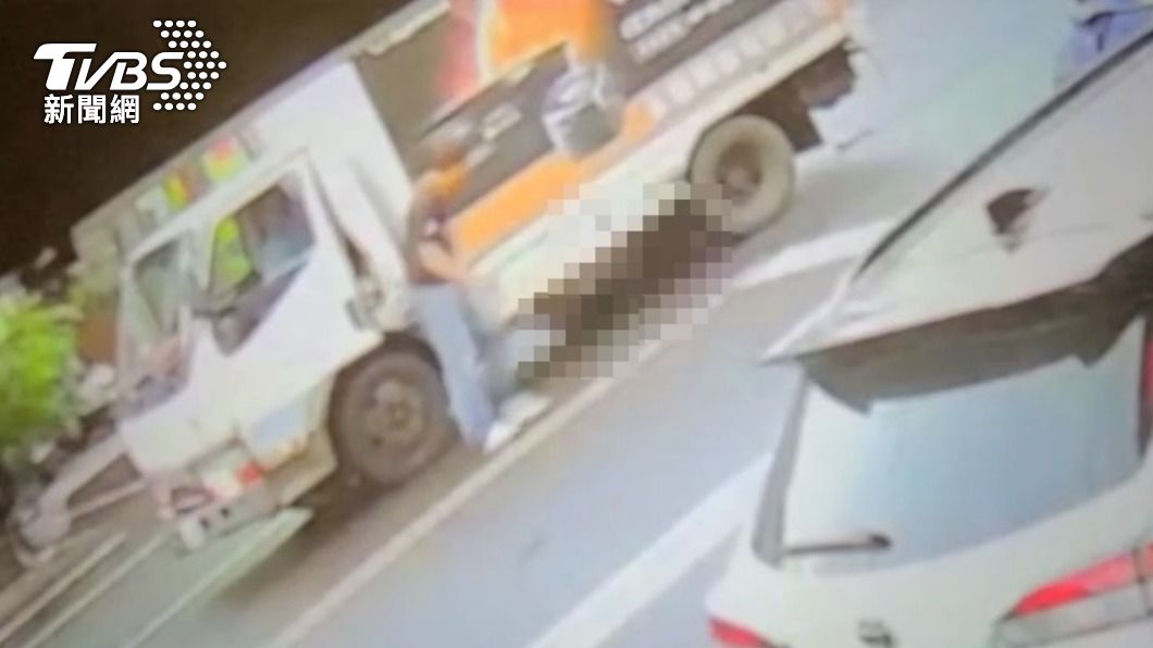 駕駛下車查看。(圖/民眾李聰銘提供)