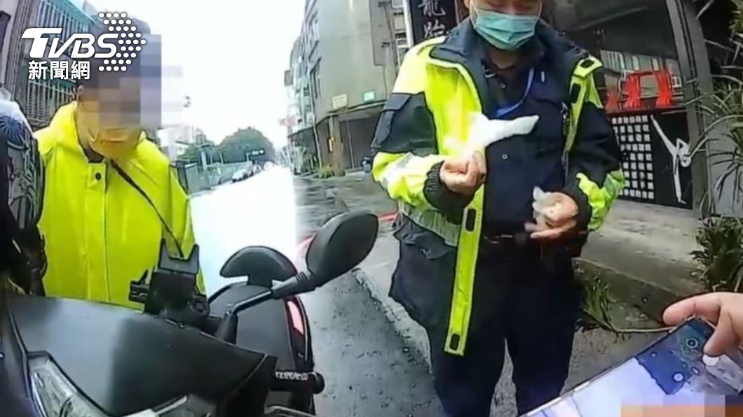 民眾焦急向警方報案。(圖/TVBS)