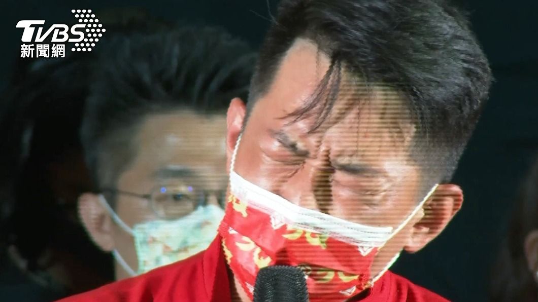 陳柏惟結業質詢!國台語道歉官員 邱國正「敬禮」訊息曝