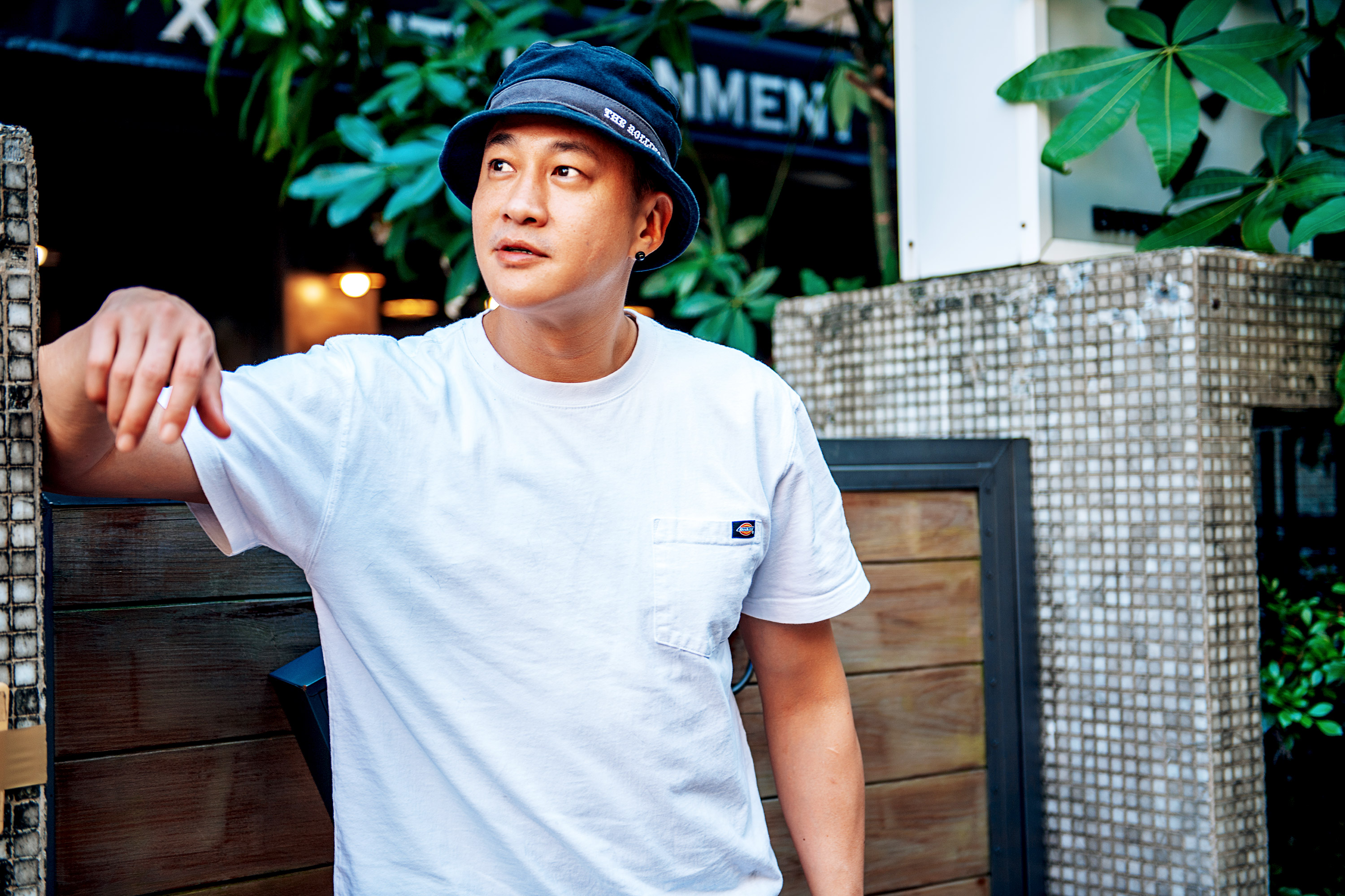 何潤東婚後找「私下笑起來很傻」的莫逆孫儷當軍師。(圖/LiTV、HBO GO提供)