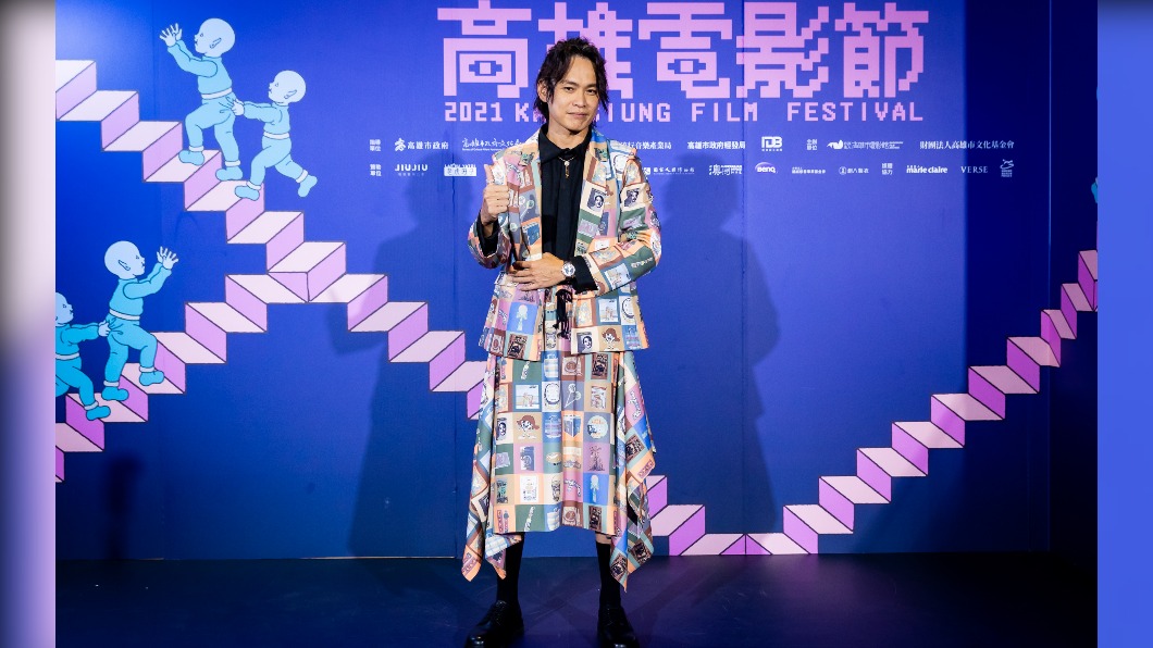 黃鐙輝趕雄影頒獎遇地震 高鐵停1小時急死:超怕倒退嚕