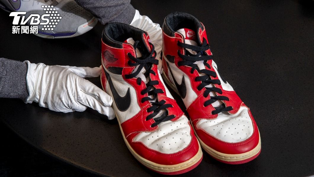 麥可喬丹曾在比賽中穿過的Air Jordan一代。(圖/達志影像美聯社)