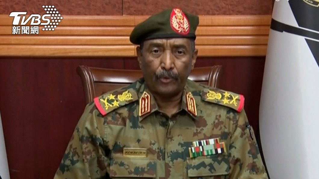 軍方領導人布汗透過影片宣布解散「主權委員會」。(圖/達志影像美聯社)