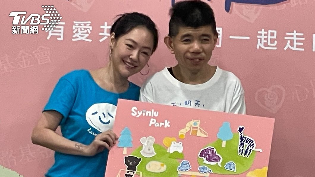 小S和心路青年小健共同創作「Syinlu Park」作品。（圖／TVBS）
