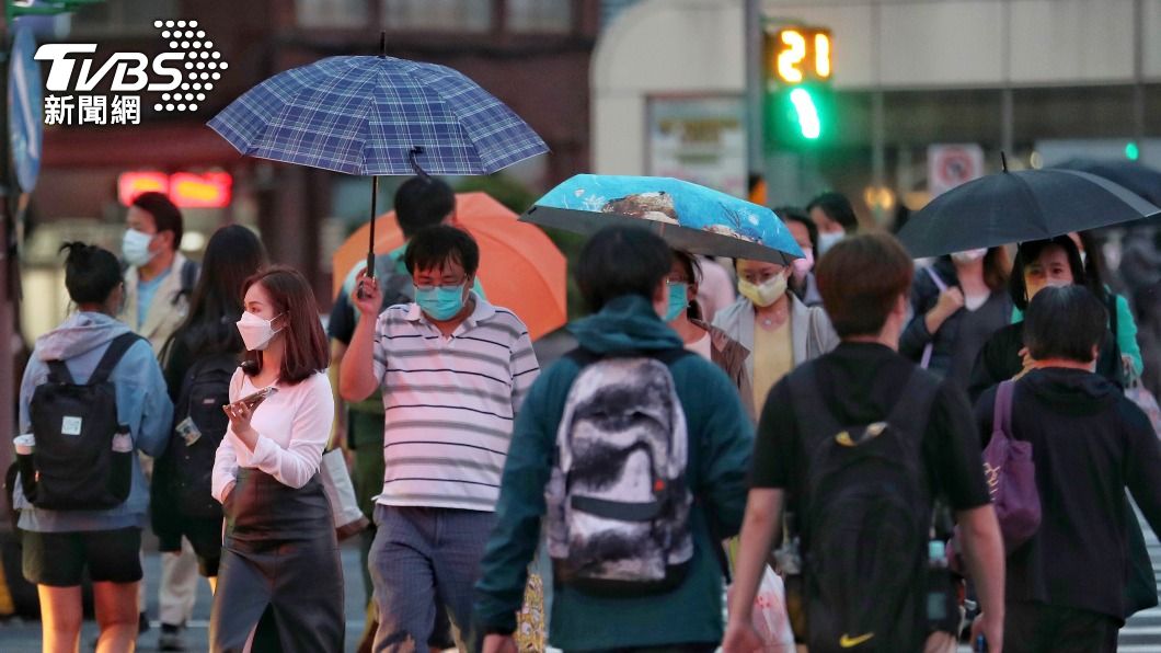 東北風影響迎風面有雨 輕颱「瑪瑙」最新動向出爐