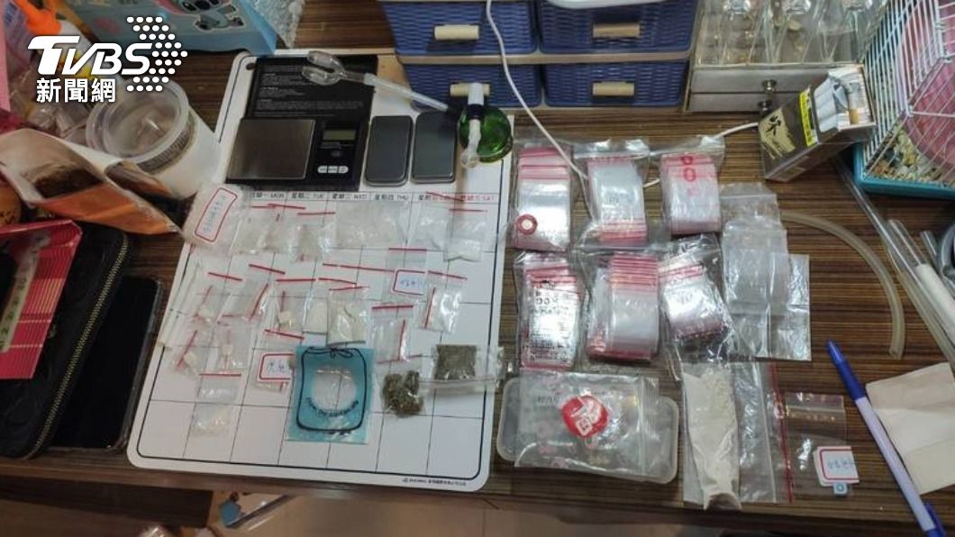 警方查獲大量毒品。(圖/TVBS)