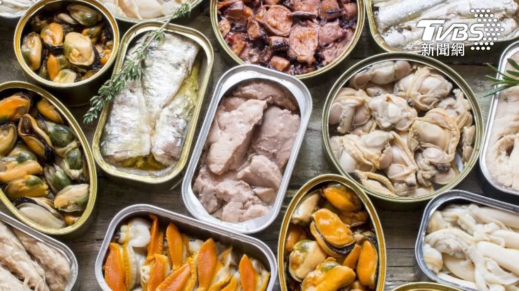有過敏狀況的人要盡量多吃天然食物、少吃加工食品。(示意圖/shutterstock 達志影像)