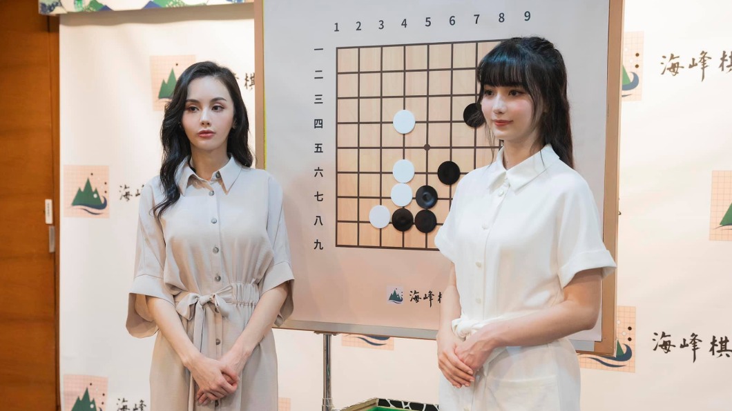 「圍棋女神」黑嘉嘉同框親姊 混血高顏值宛如真人芭比