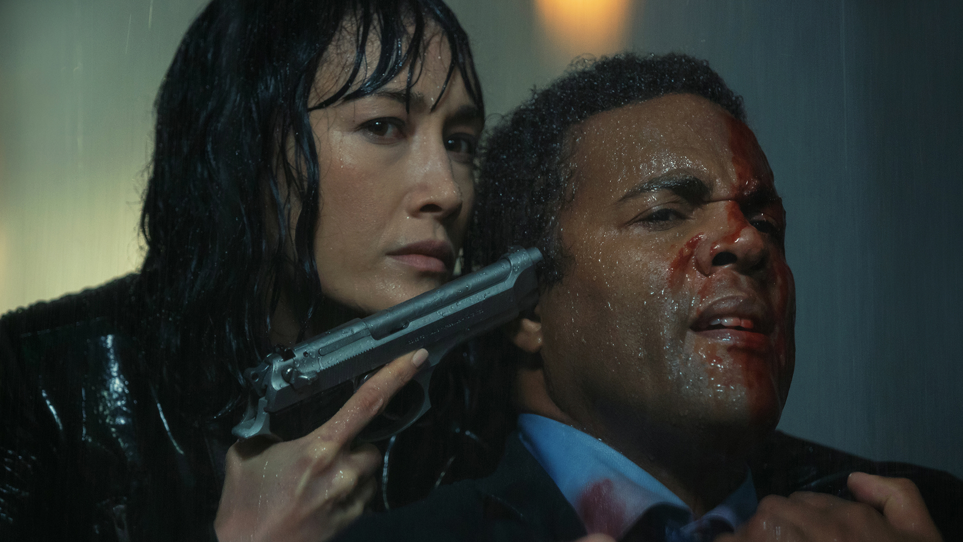 《刺客密令》Maggie Q（左）化身殺手為師父復仇。（圖／myVideo提供）