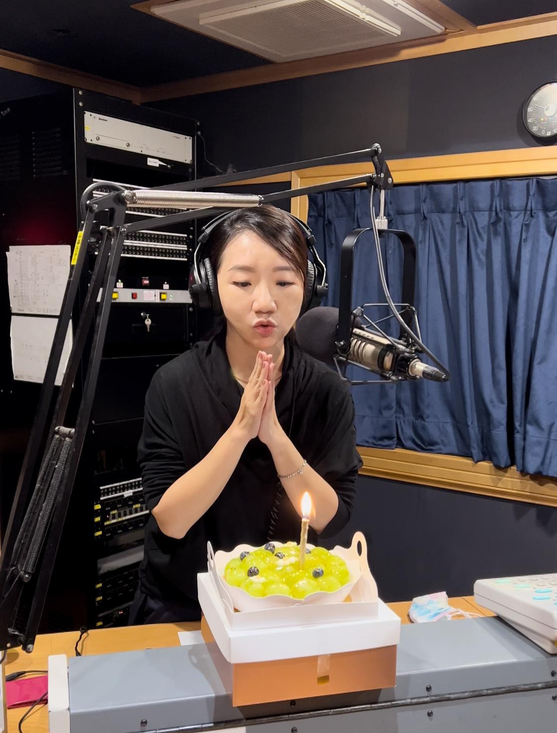 陶晶瑩日前於電台提前慶生。（圖／KKLIVE提供）