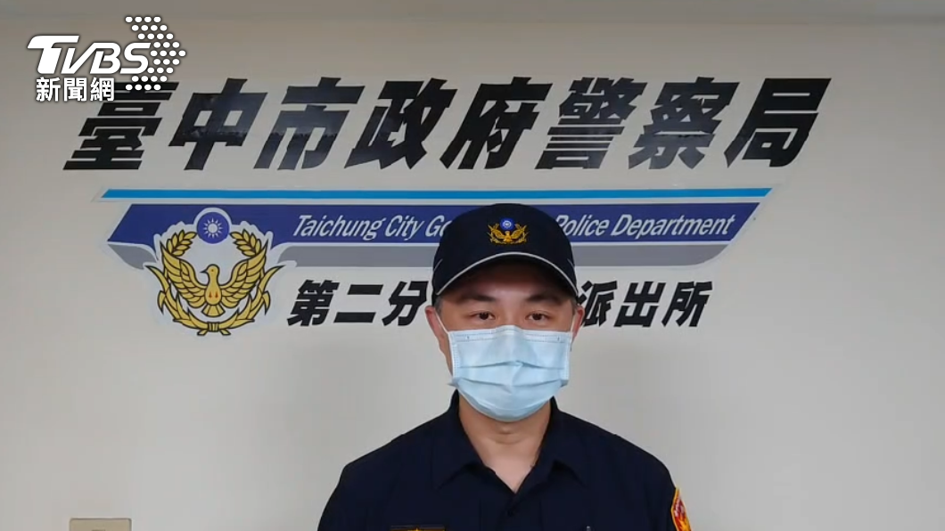 育才派出所副所長周信忠說明案情。（圖／警方提供）
