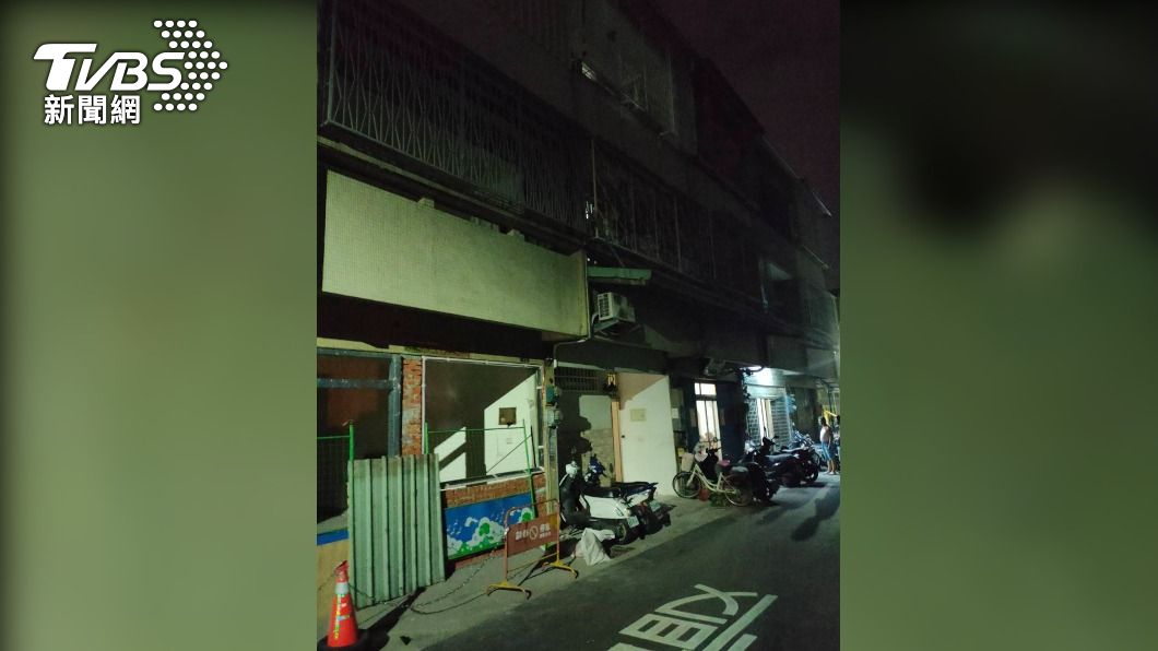 台中昨（30）晚發生槍擊案，嫌犯舉槍自轟，頭部中彈送醫急救，仍未脫離險境。（圖／警方提供）