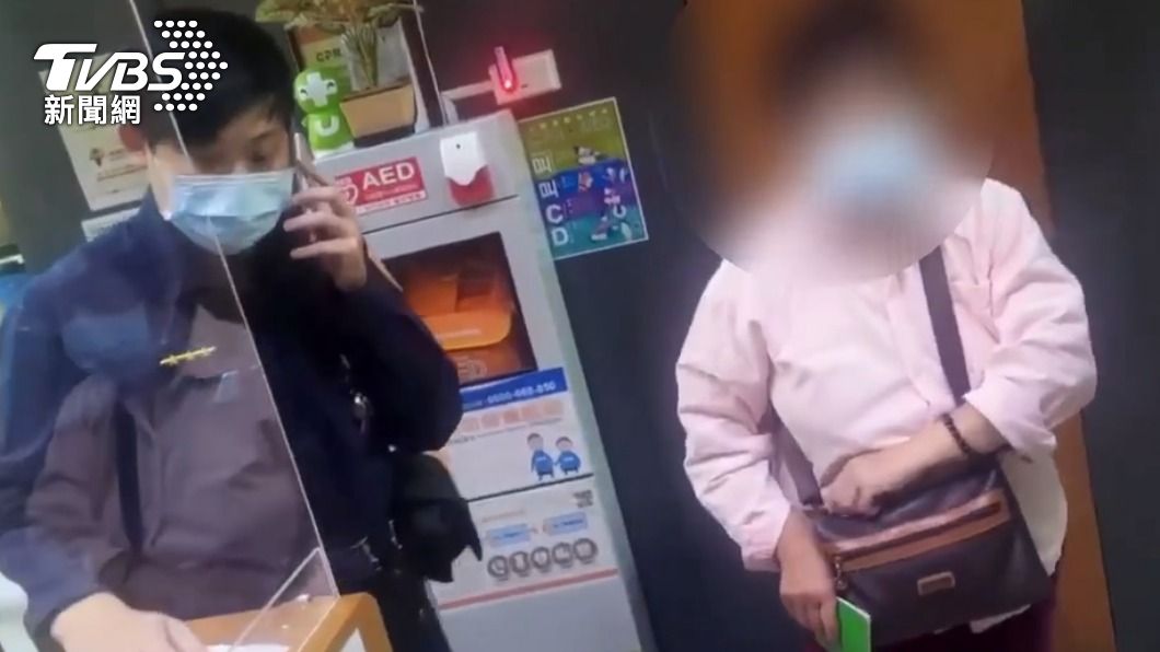 警方也和婦人女兒通話確認身分。(圖/TVBS)
