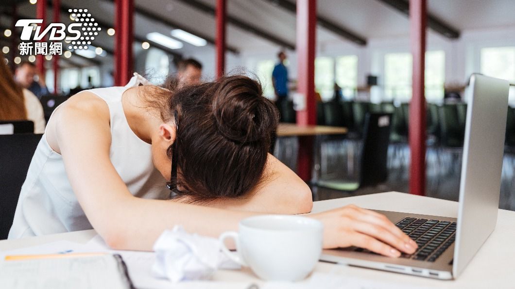 醫師表示,預防眼睛中風,要從平常的生活作息做起。(圖/shutterstock達志影像)