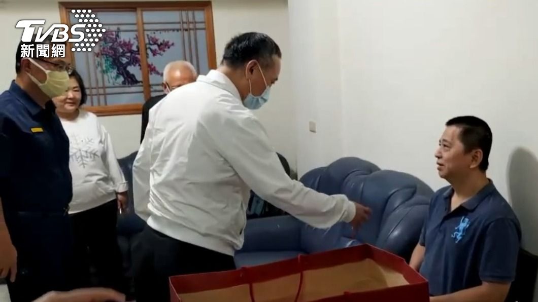 基層警心頭肉！警政署長慰問中風所長　承諾照護不間斷