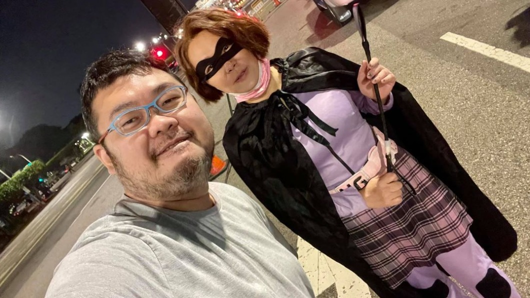 原來是萬聖節!四叉貓夜衝凱道 遇陳玉珍變裝...誰?