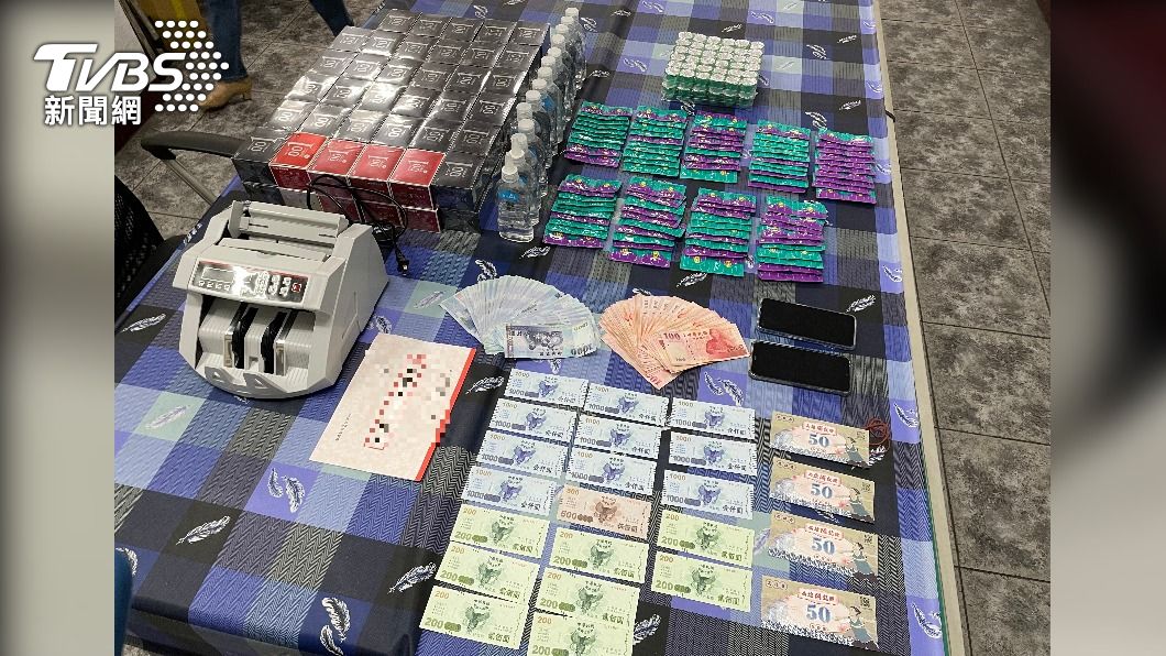 警方將陳姓主嫌的非法所得全數查扣。(圖/警方提供)
