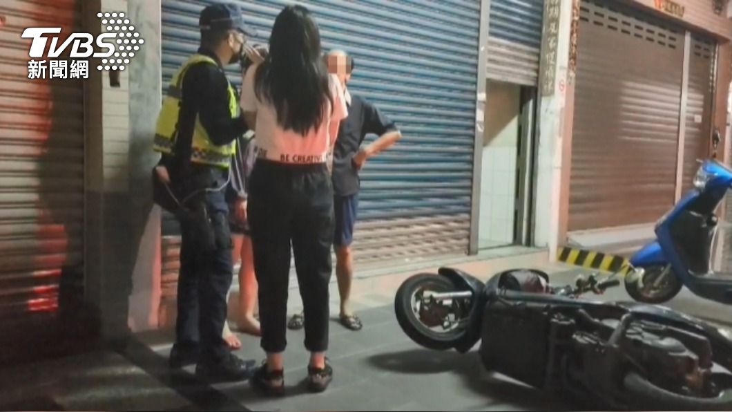 情侶吵架倒車洩憤!汽油流滿地 屋主怒:恐變城中城翻版