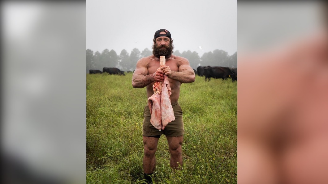 英國衛生單位仍提醒生肉可能含有細菌,建議煮熟後再食用。(圖/翻攝自@liverking Instagram)
