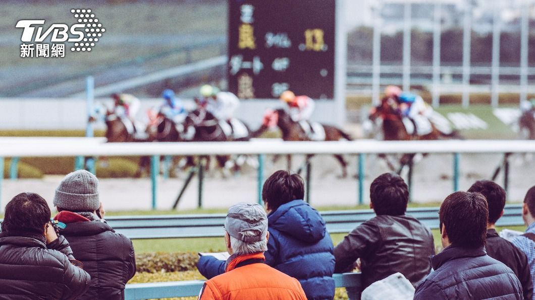 日本賽馬熱門,每次賽事都會有吸引許多民眾關注。(示意圖/shutterstock達志影像)
