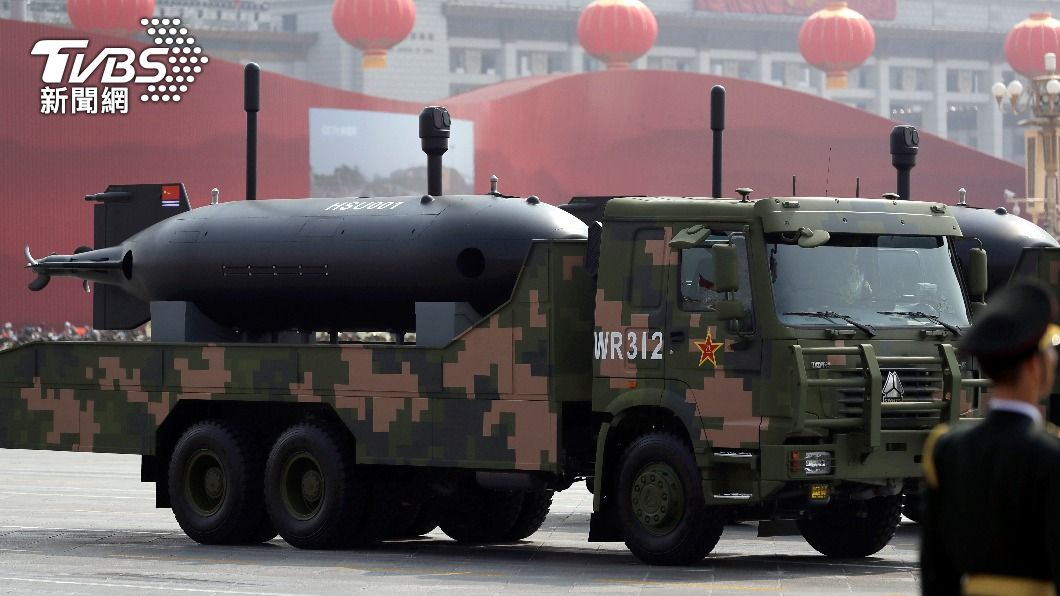 中共過去在閱兵大典上公開國內軍武。（圖／達志影像美聯社）