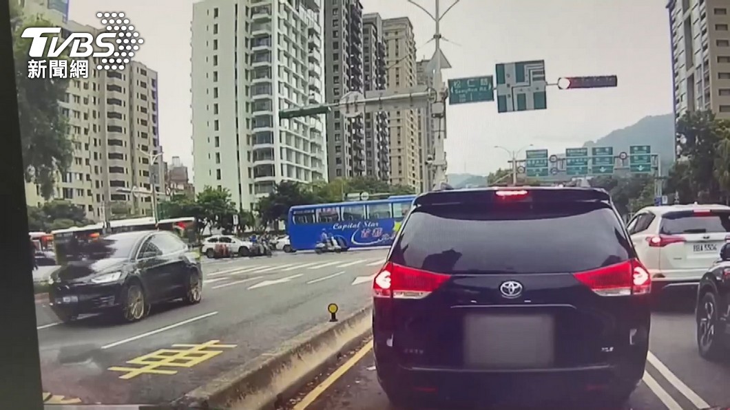 圖／翻攝自八卦村行車紀錄