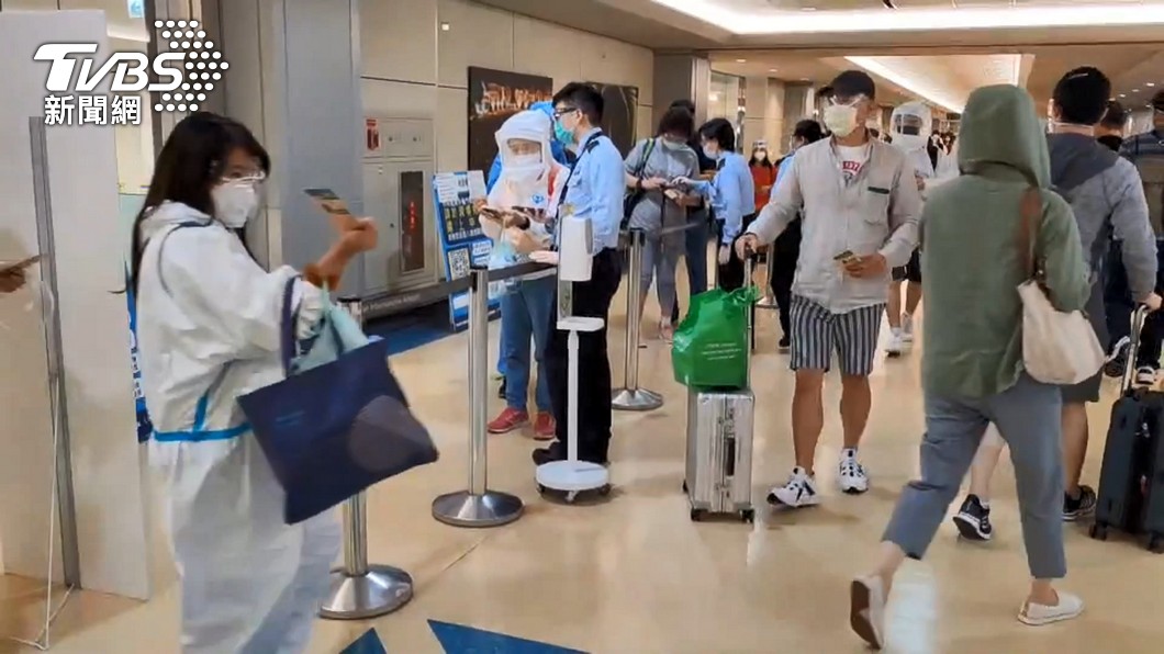 林應然認為春節期間染疫風險提升。(圖/TVBS)