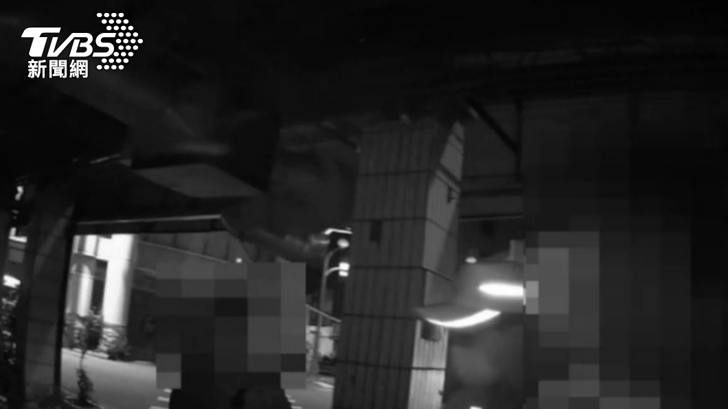 呂男與林男大打出手,警方到場後,兩人皆稱忘了吵架原因。(圖/警方提供)