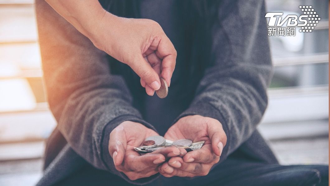不少網友也分享自己在路上被要錢的經歷。(示意圖/shutterstock達志影像)