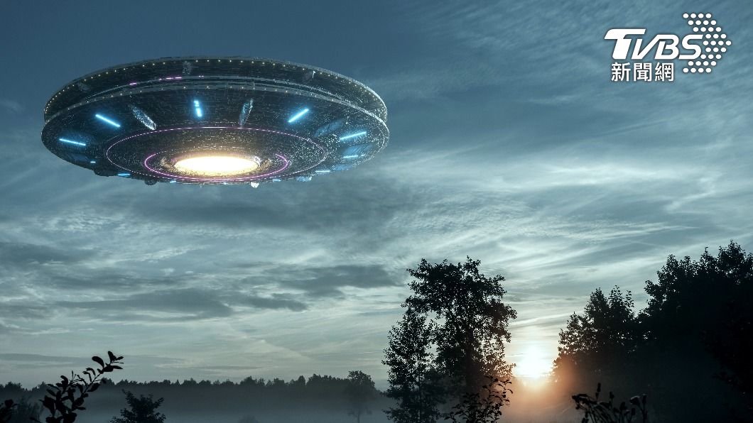 一名時空穿越者號稱自己來自地球附近的行星。(示意圖/shutterstock達志影像)