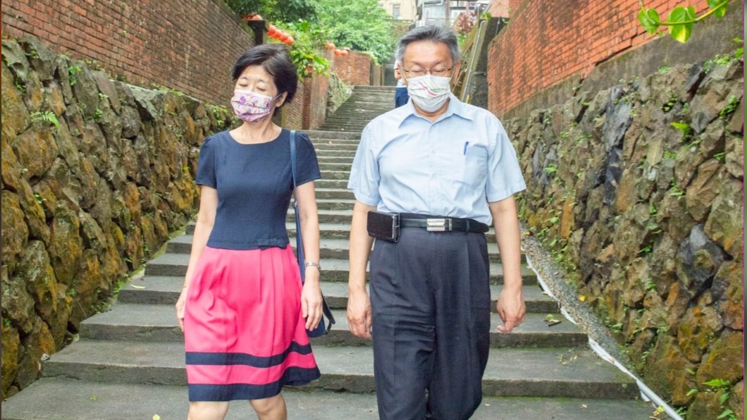 收到AZ即期品!陳佩琪要中央自己打 諷:醫生不都很聰明?